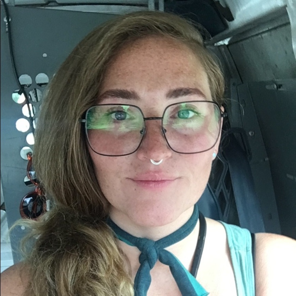 Meet your Posher, Abigail